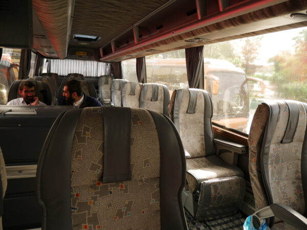 イラン バス車内