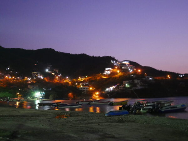 タガンガ漁村