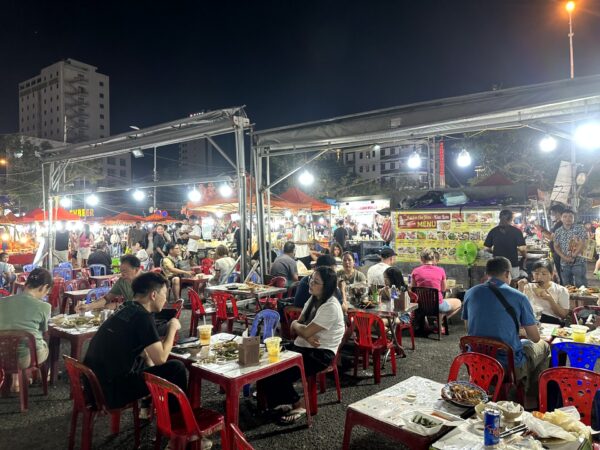 ソンチャー ナイトマーケット