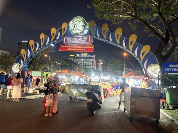 ソンチャー ナイトマーケット