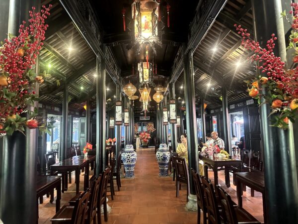 Nhà Hàng Vỹ Dạ Xưa