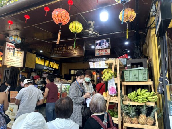 Bánh Mì Phượng